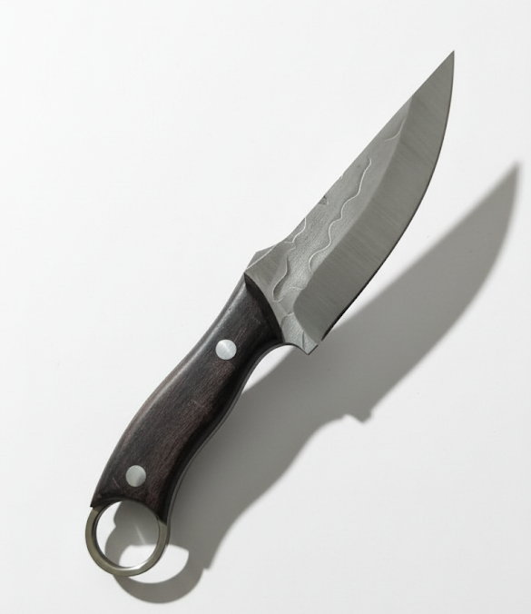 سكين يدوي فاخر عالي الجودة يجمع بين القوة والدقة والتصميم الأنيق